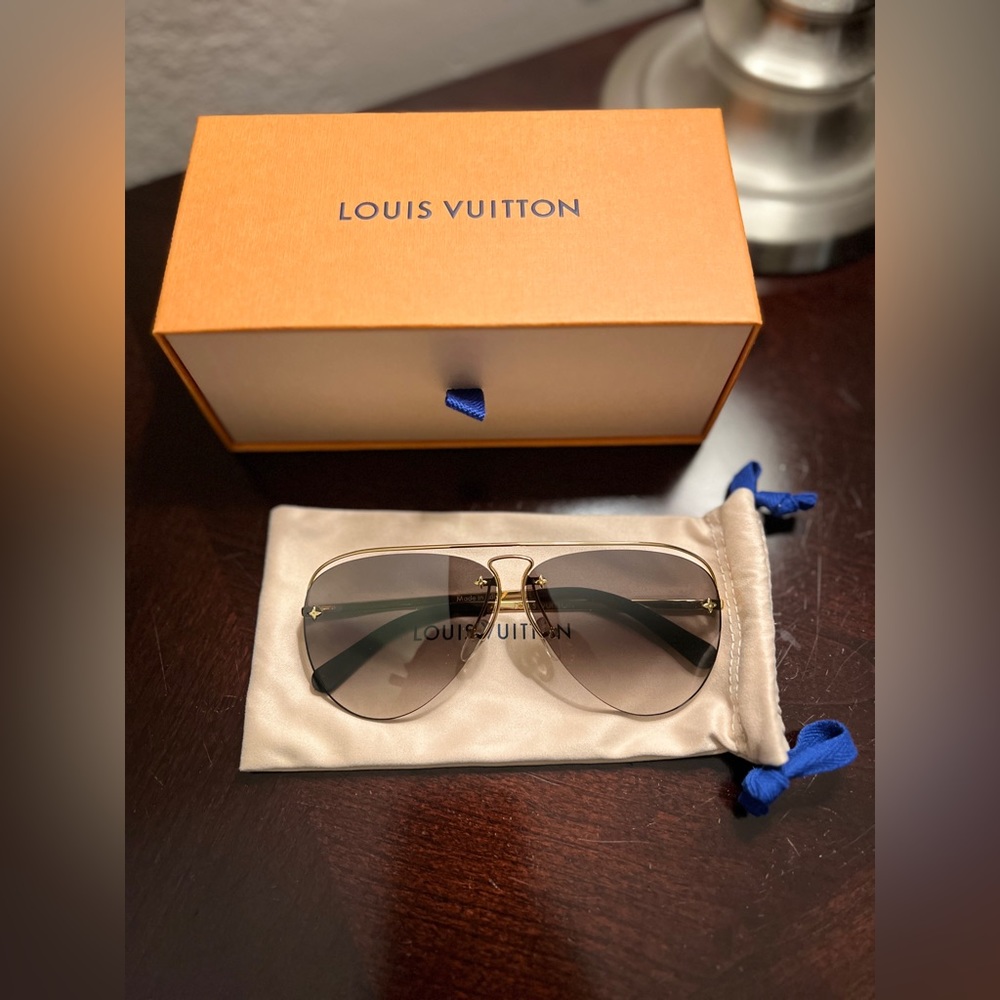 Louis Vuitton sun glasses